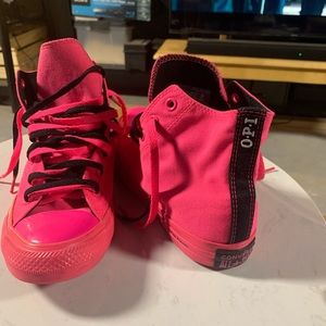 OPI Converse Hot Pink Size Boy 6/ Girl 8